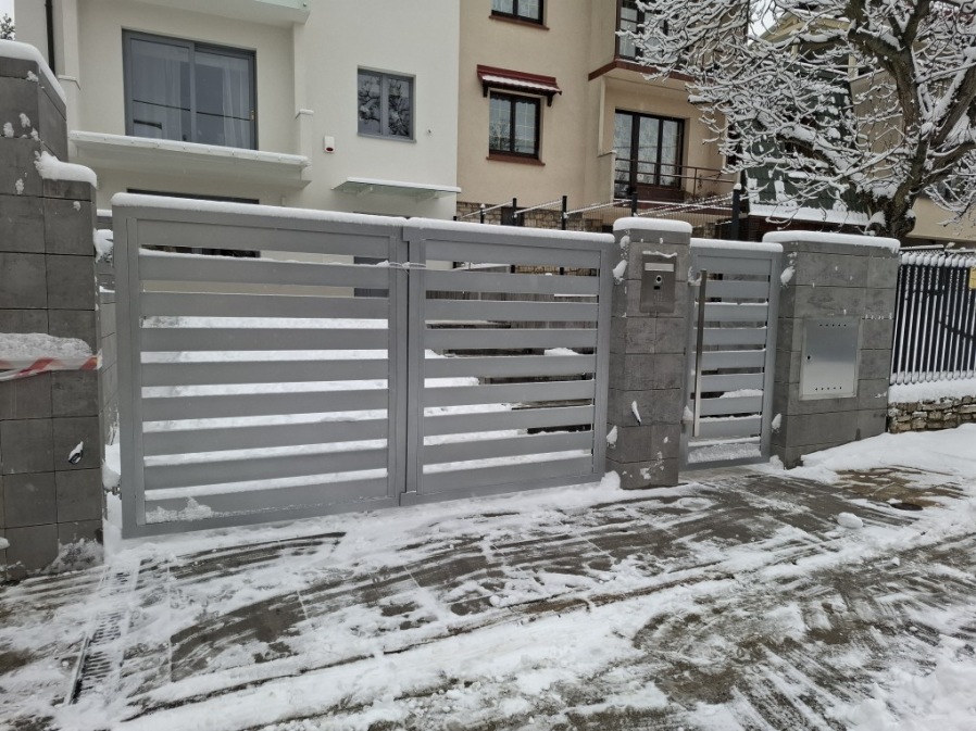 Brama skrzydłowa 150x500cm malowana profili poziomo
