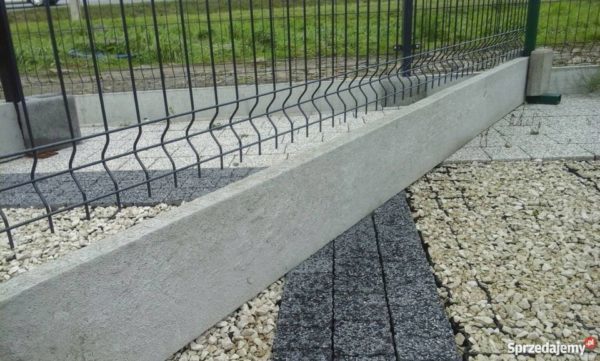 Podmurówka betonowa 3mb 300x20x5cm pełna gładka