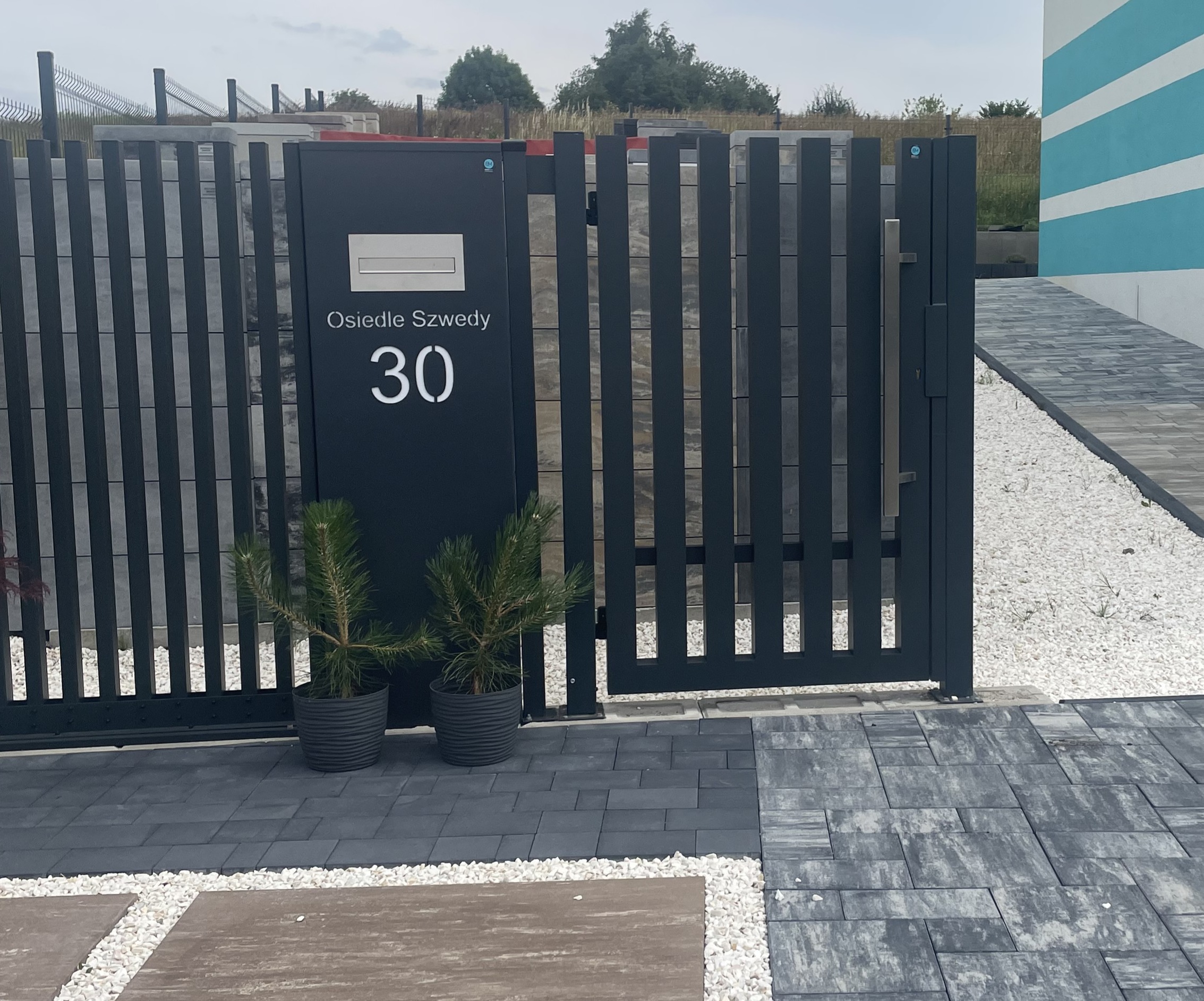 Słupek MULTIBOX 170x50cm ogrodzeniowy malowany