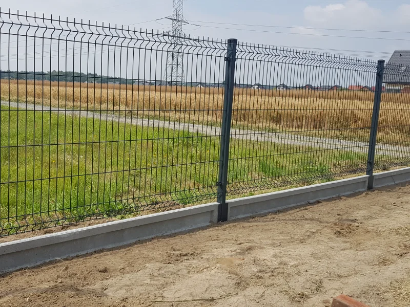 Ogrodzenie panelowe 5mm 100mb wysokość 173cm z podmurówką łącznik metalowy