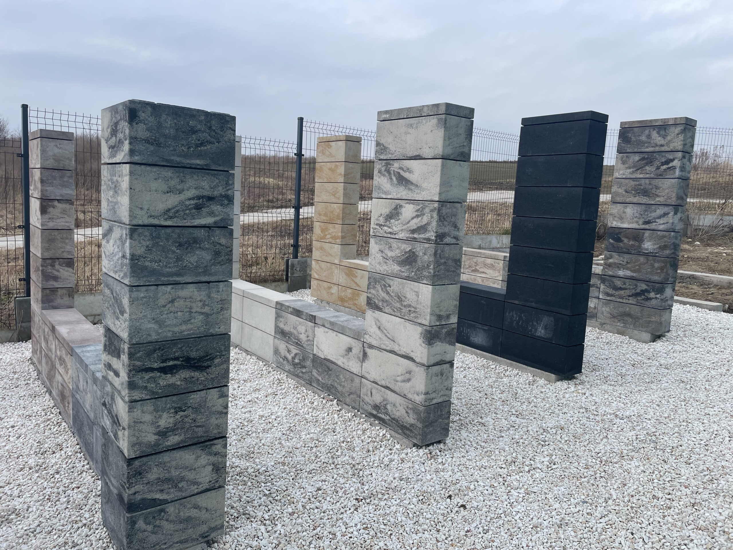 Pustak ogrodzeniowy 36x36x20cm Fini Stalowo Biały