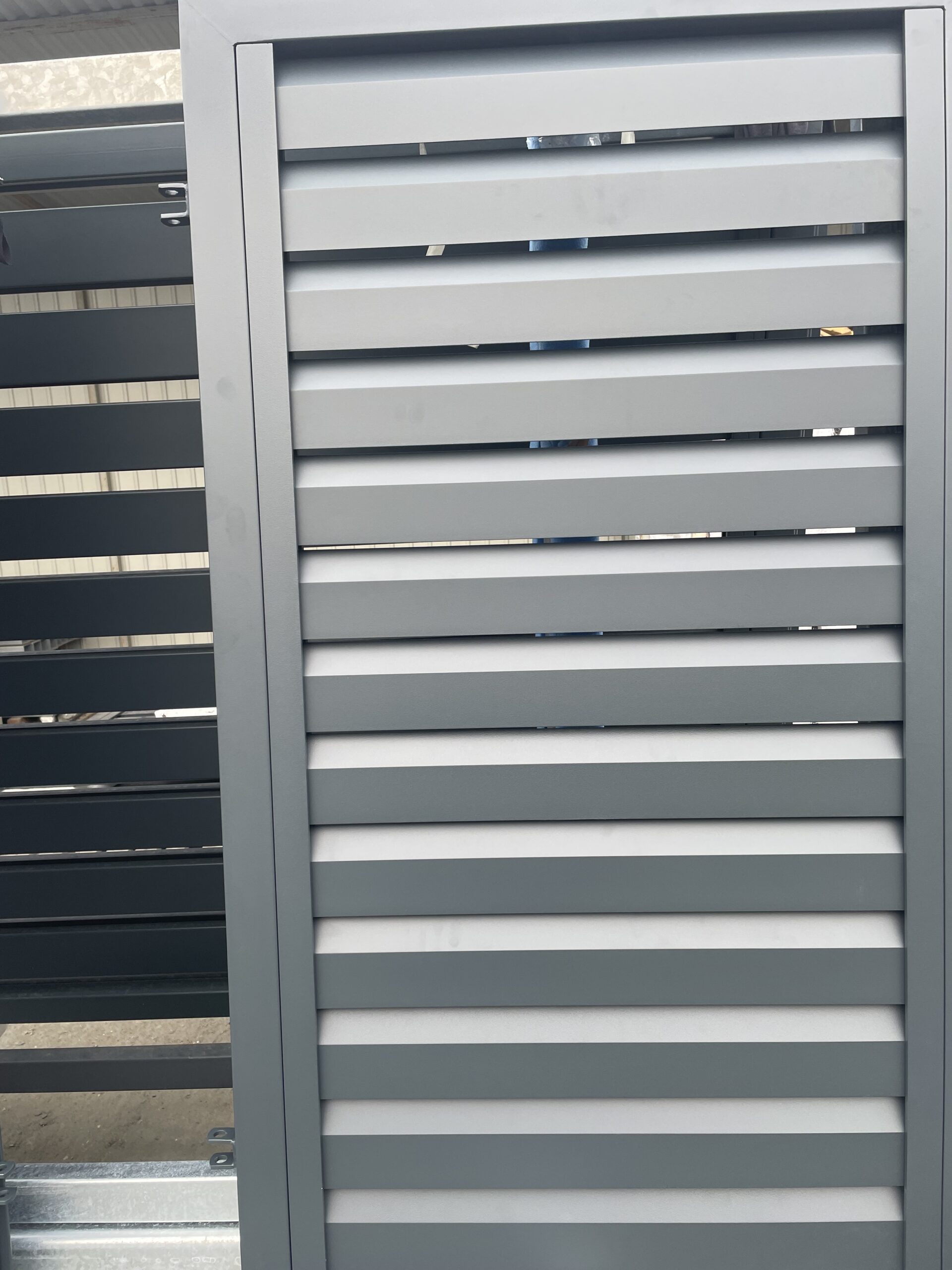 Profil aluminiowy romb 105x20mm malowany proszkowo żaluzja