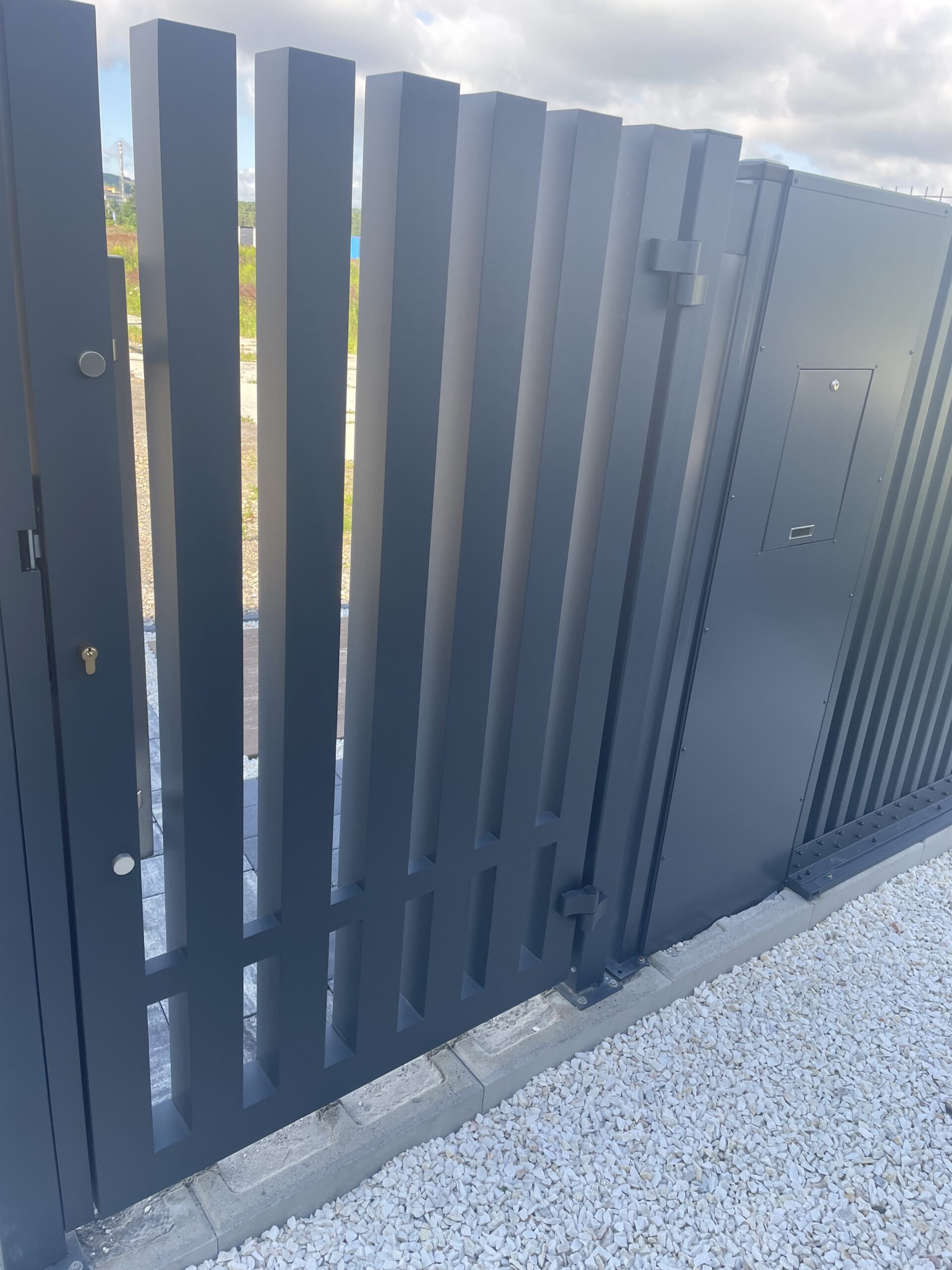 Furtka aluminiowa Grzebieniowa 150x90cm profil 80x80mm