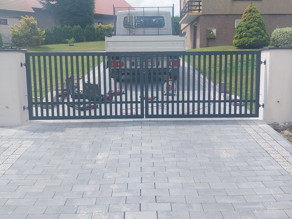 Przęsła ogrodzeniowe aluminiowe pionowe