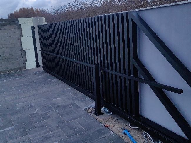 Brama przesuwna aluminiowa grzebieniowa 150x500cm