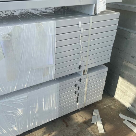 Słupek ogrodzeniowy 40x60x2mm 200cm Ral 7047