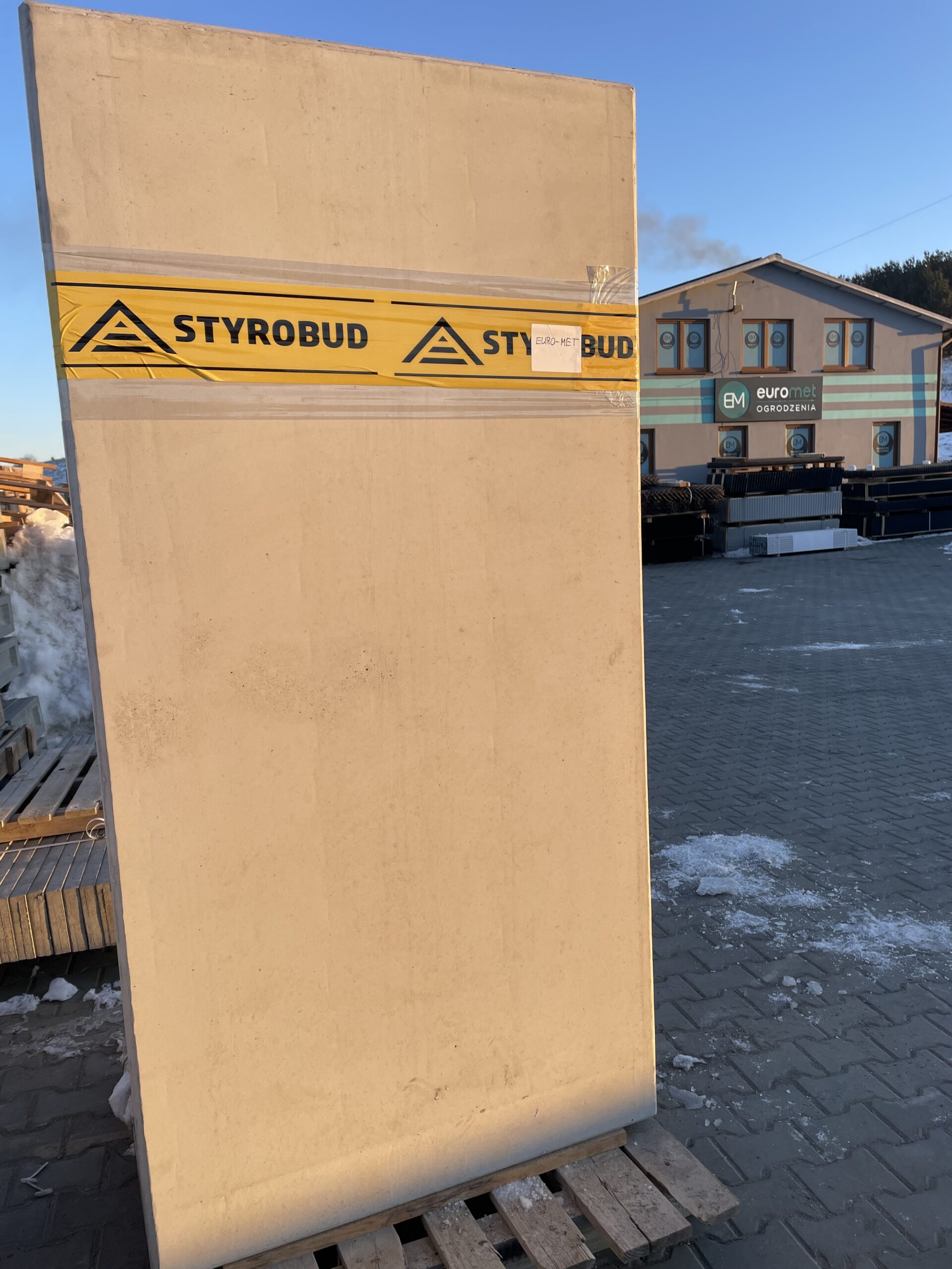 Murek ogrodzeniowy 180x100x12cm typu L