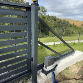 Słupek ogrodzeniowy 300cm profil 100x100x3mm ocynk malowany