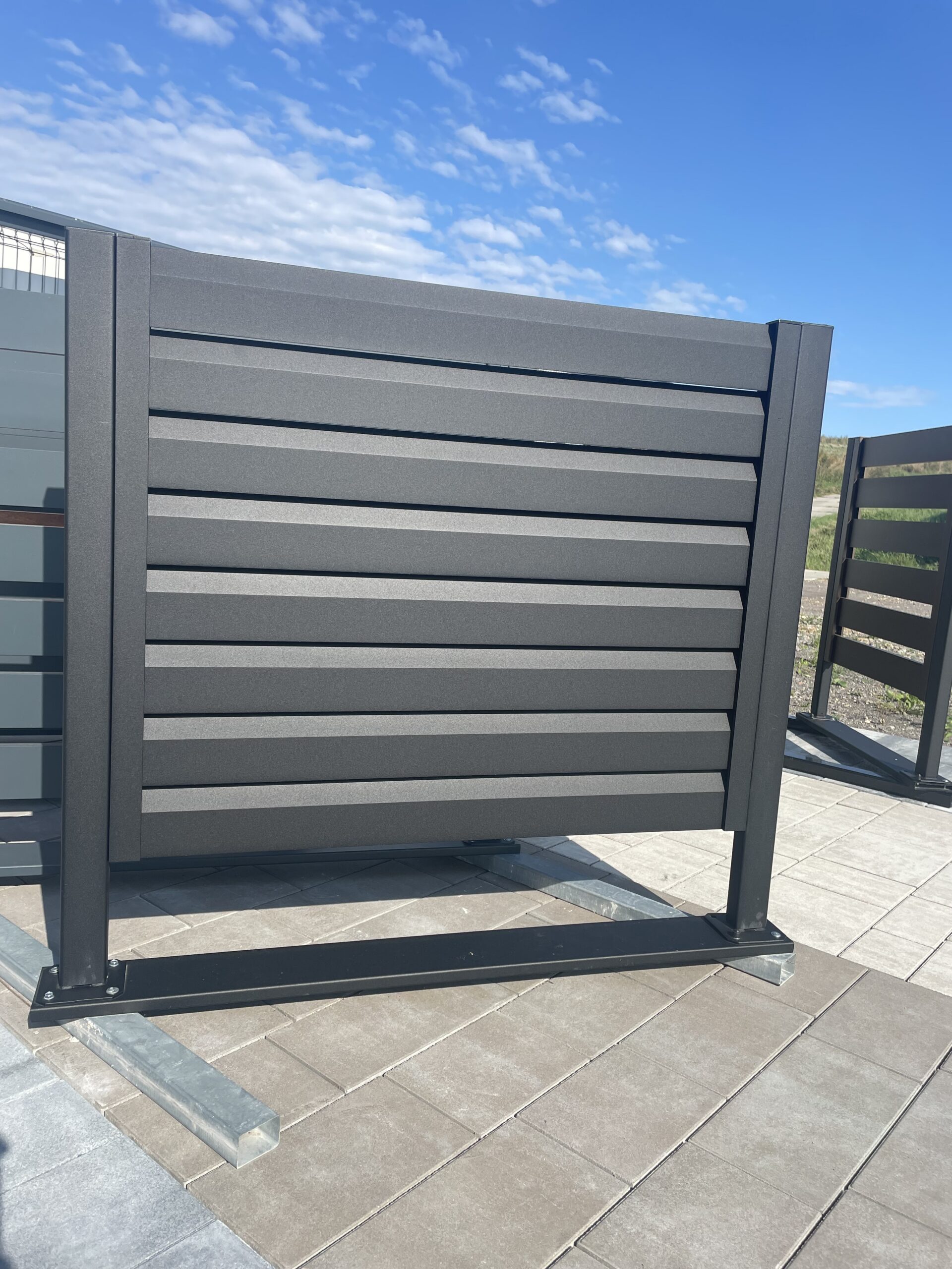 Brama skrzydłowa aluminiowa 150x400cm profil żaluzja