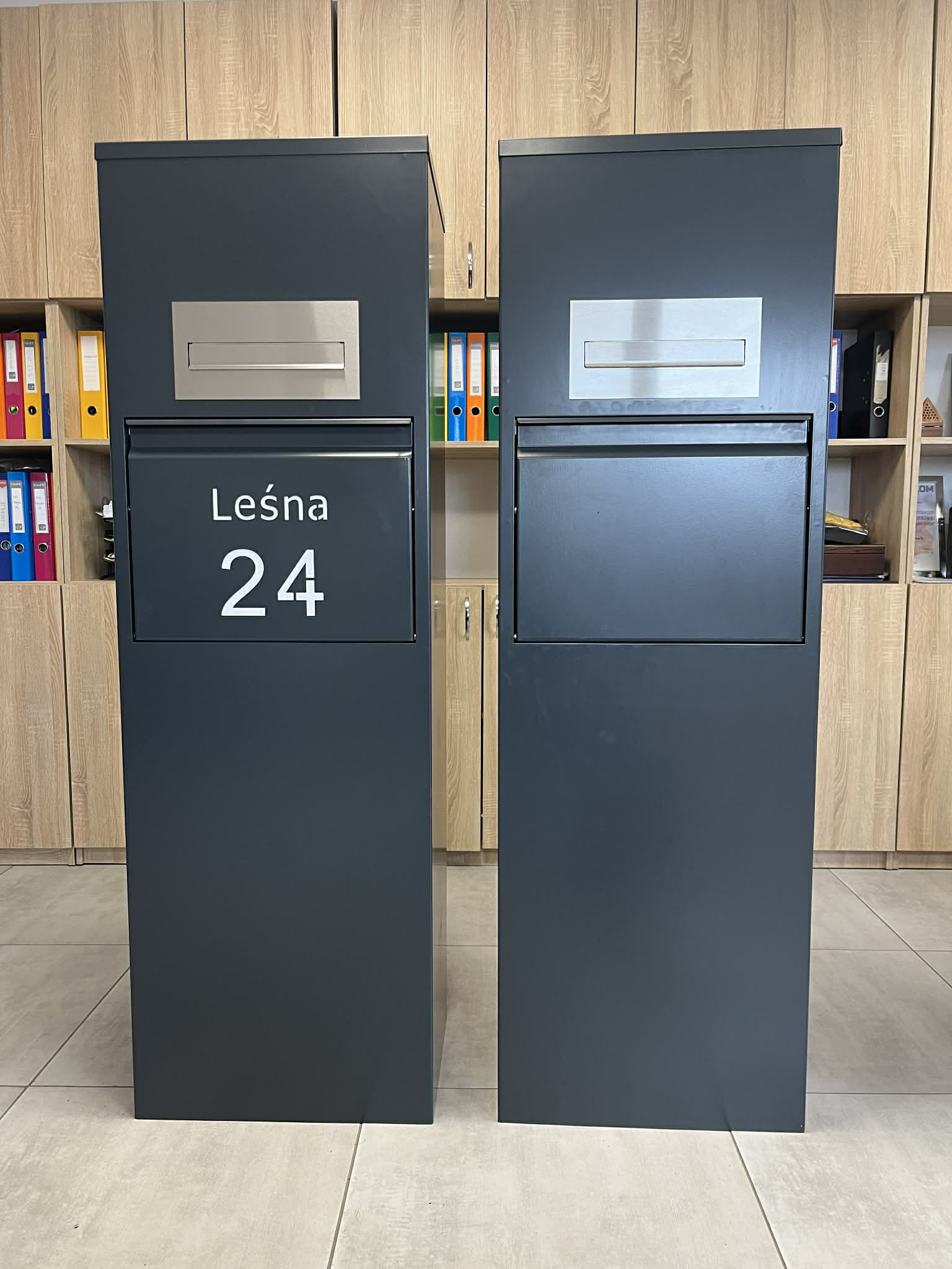 Słupek Paczkomat Multibox 170x50cm malowany