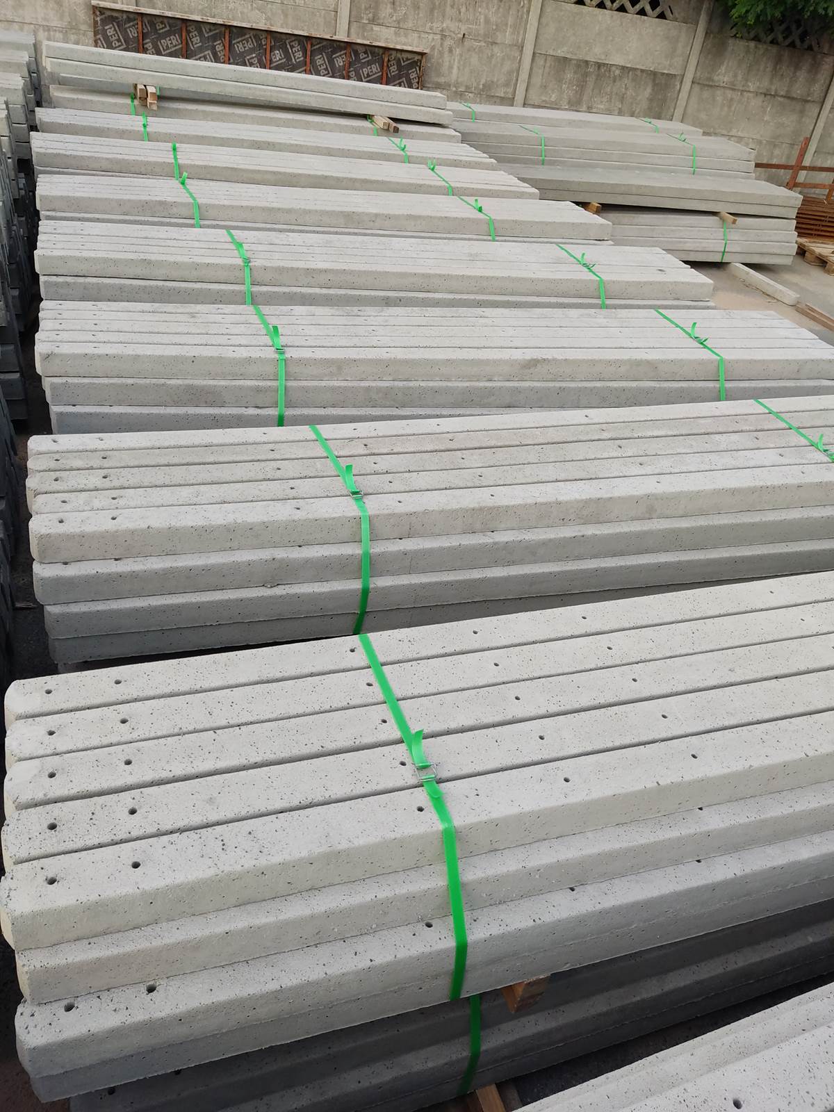 Słupek betonowy 280cm leśny sadowniczy zbrojony Mocny