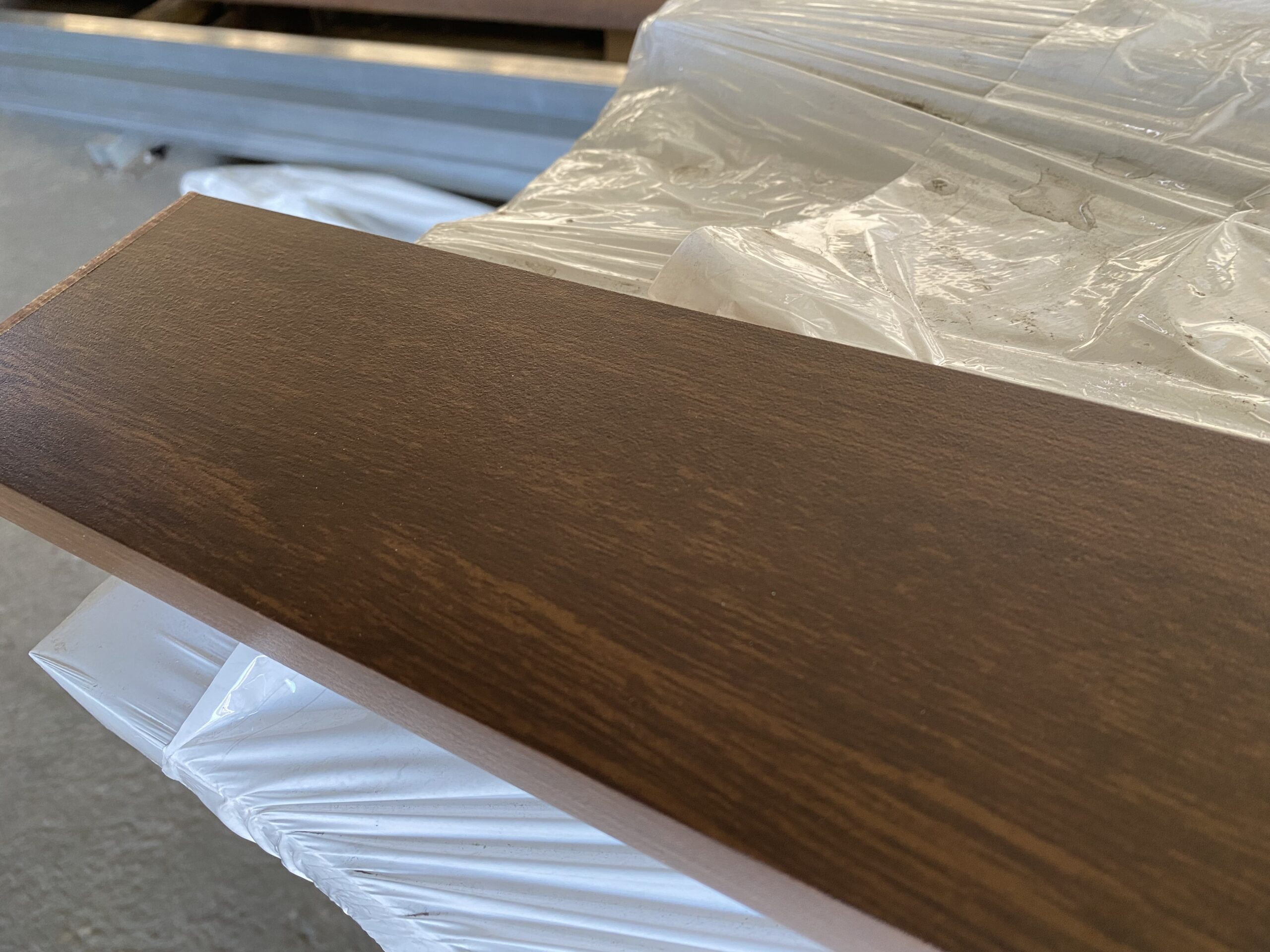 Profil aluminiowy 100x20mm 600cm ciemny orzech