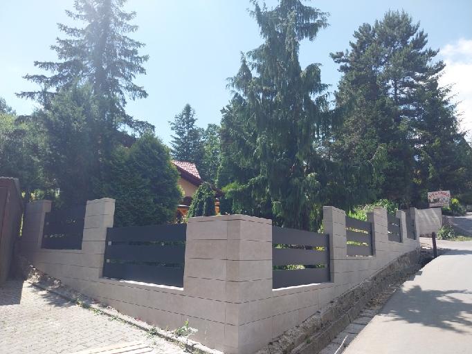 Daszek ogrodzeniowy 80x19cm betonowy różne kolory